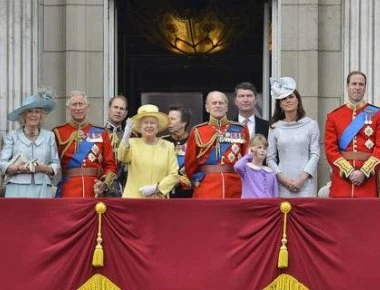 «Φρεσκάρουν» σχέδιο του Ψυχρού Πολέμου για τη βασιλική οικογένεια - Για πιθανές ταραχές μετά το Brexit